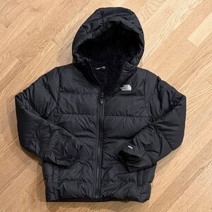 The North Face girls puffer jacket black